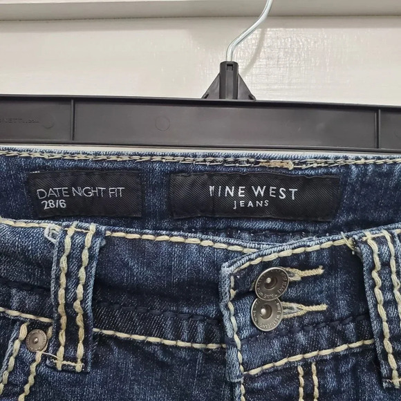 Nine West Jeans Women's Date Night Fit Dark Wash Embellished Straight Leg 28/6 - Picture 3 of 5